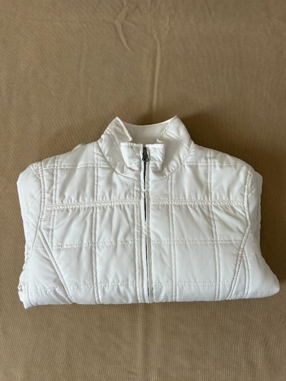 Reversible Athletic White Quilted Puffer Jacket